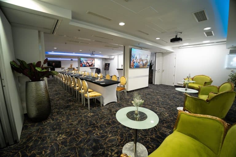 divinus konferenvcia 82