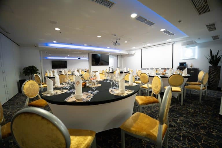 divinus konverencia terem 11